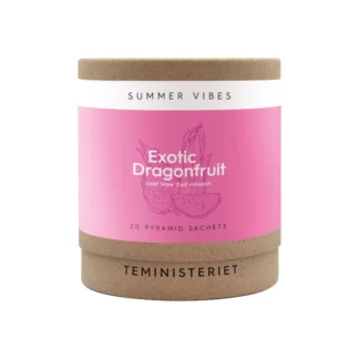 Opakowanie ekskluzywnej herbaty Exotic Dragonfruit zawiera 20 saszetek do przygotowania orzeźwiającego napoju na zimno. Idealna na letnie dni, ta owocowa infuzja wyróżnia się wyjątkowym smakiem, doskonale komponując się z chwilami relaksu i towarzystwa.