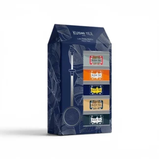 Zestaw Kusmi Tea zawiera cztery różne rodzaje czarnych herbat, starannie zapakowane w eleganckie opakowanie. Idealny wybór dla miłośników herbaty, który pozwala na odkrycie bogatych smaków i aromatów, doskonały jako prezent lub do codziennego użytku.
