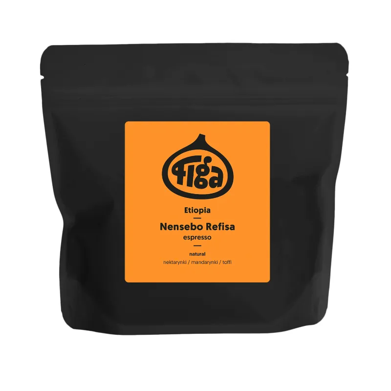 Opakowanie kawy Etiopia Nensebo Refisa zawiera naturalnie przetwarzane ziarna o smakach nektaryn, mandarynek i toffi. Idealna do przyrządzania espresso, ta kawa zachwyca wyjątkową głębią aromatu i jest doskonałym wyborem dla miłośników wysokiej jakości napojów kawowych.